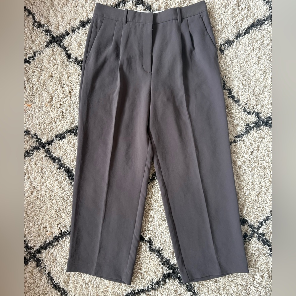 Aritzia- The Effortless Pant